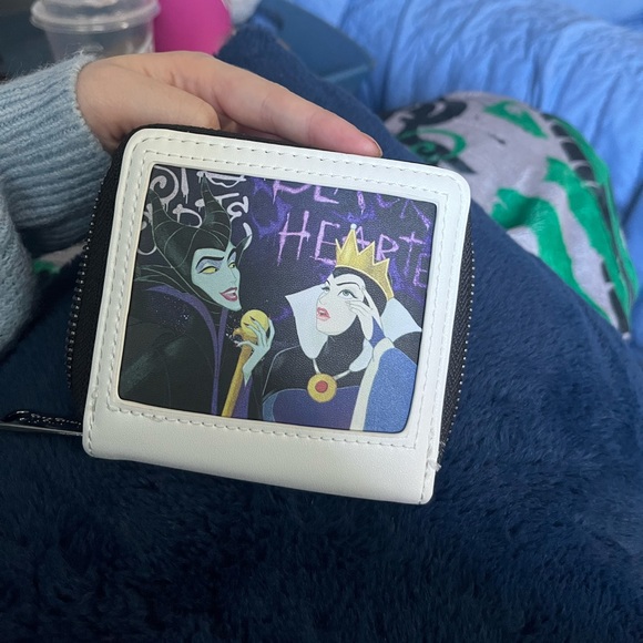 Loungefly Disney Villians Loungefly Purse + matching Wallet  🪪 👜 - Picture 10 of 11